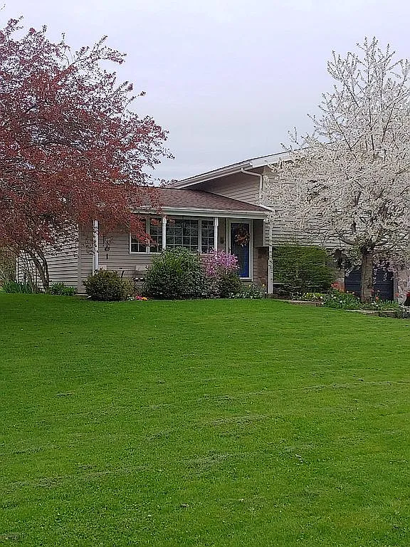 5 Westerly Dr photo 1