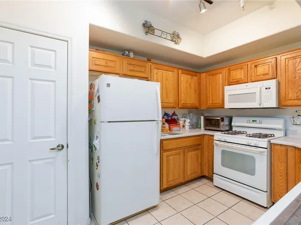 5855 Valley Dr Unit 1028, North Las Vegas, NV 89031