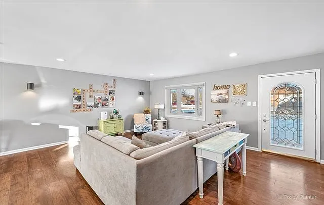3 bed, 1550 sqft, $2,950 — Photo 3