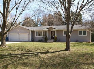 16372 152nd Ave, Spring Lake, MI 49456