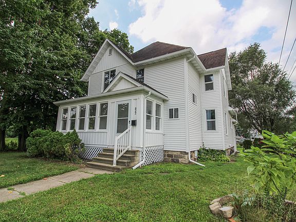 2nd image of 822 N Main St