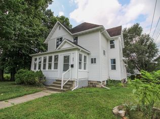 822 N Main St, Three Rivers, MI 49093