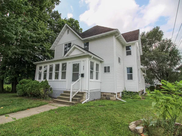 822 N Main St, Three Rivers, MI 49093