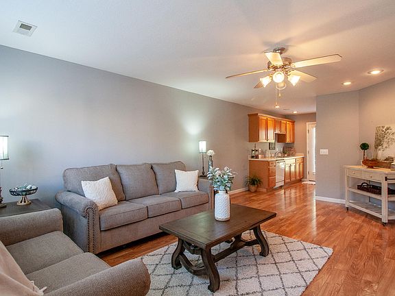 3rd image of 208 Stratford Ct #208