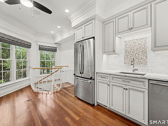 5th image of 132 Hope Street #K