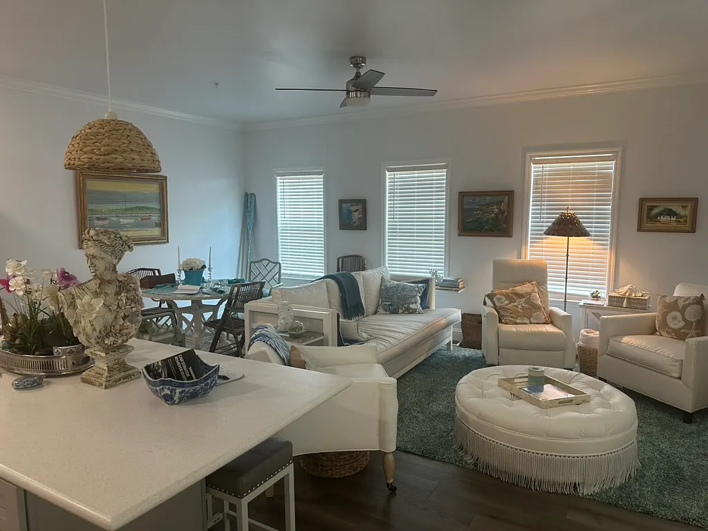 2 bed, 1125 sqft, $1,925 — Photo 2