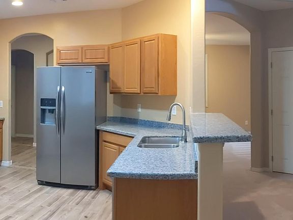 Newly Remodled Kitchen; New Cabinets and Flooring!