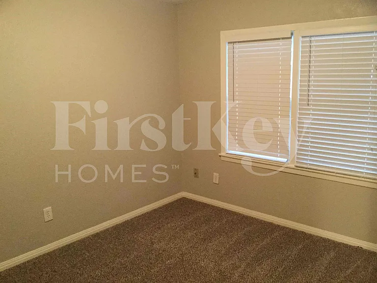 1108 W Camp Cir — Photo 10