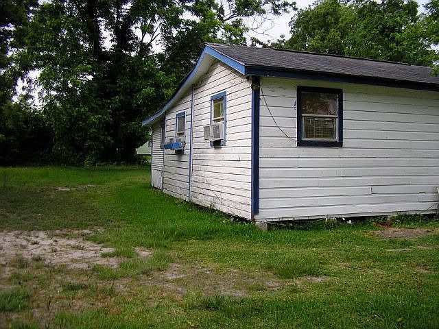 2nd image of 6319 Carver Ave