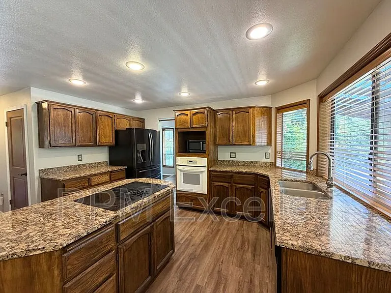 4925 Mill Pond Dr SE — Photo 6