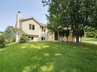 1523 Lakeview Curv, Eagan, MN 55122