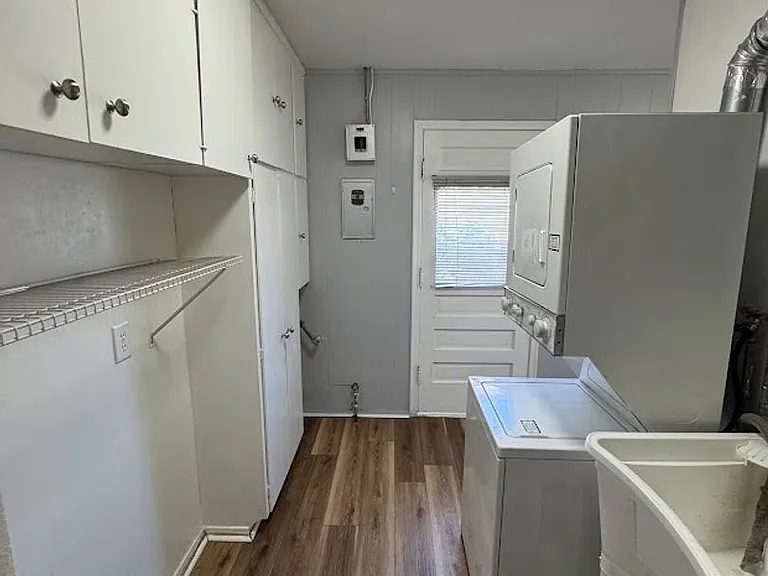 1790 Ardmore Dr — Photo 6