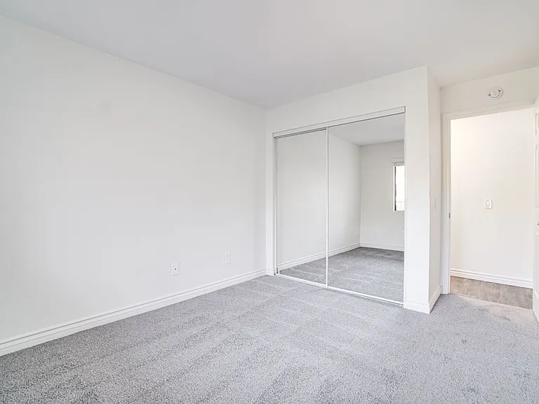 One park Apartments — Photo 65