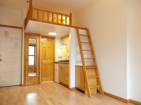4th image of 319 W 76th St APT 19