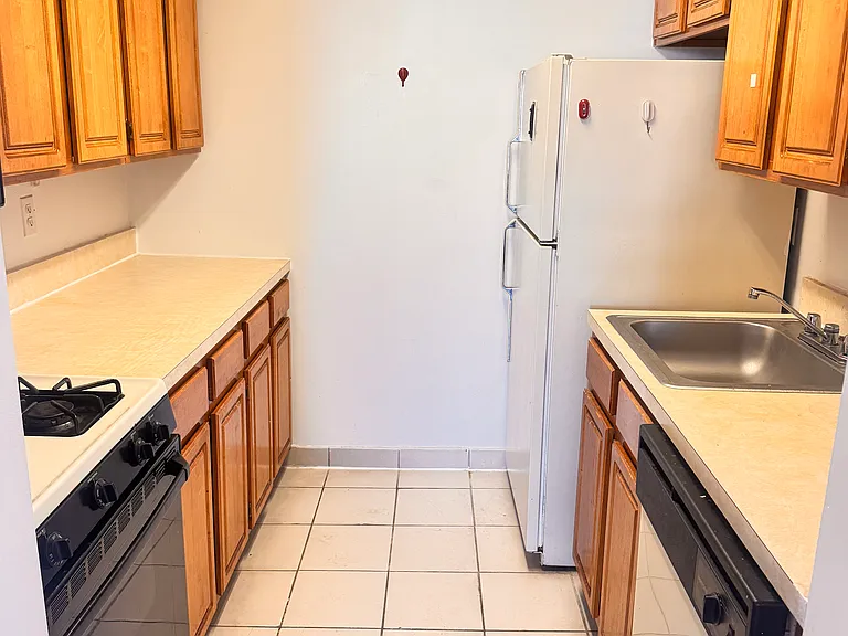13702 Northern Blvd #8D — Photo 6