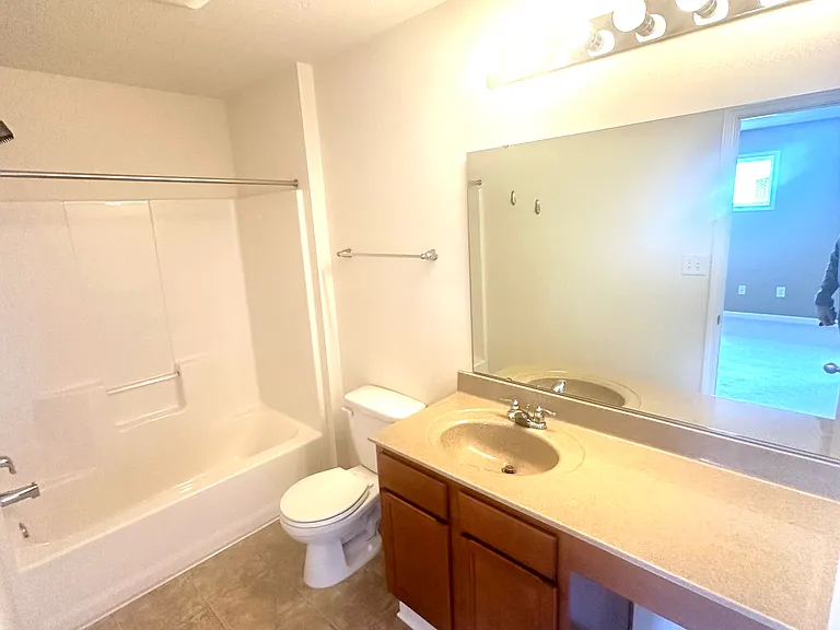 7168 Marshbury Way — Photo 4