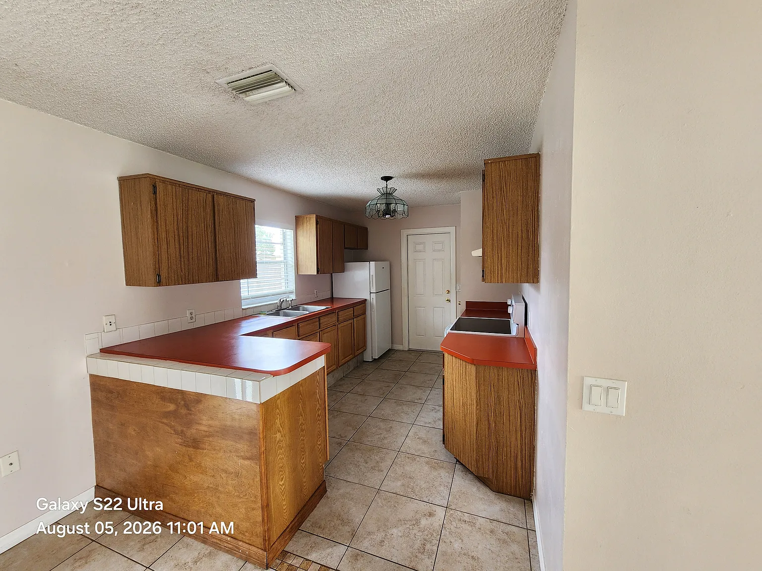 2 bed, 1159 sqft, $1,650 — Photo 2