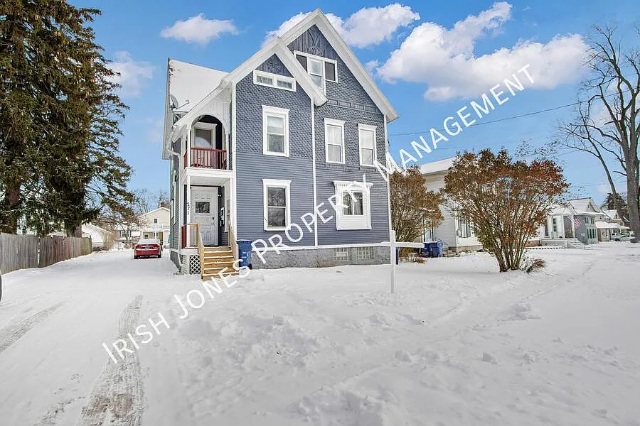 1 bed, $975 — Photo 1
