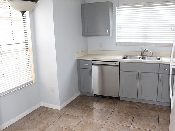 3rd image of 9869 Aloma Bend Ln