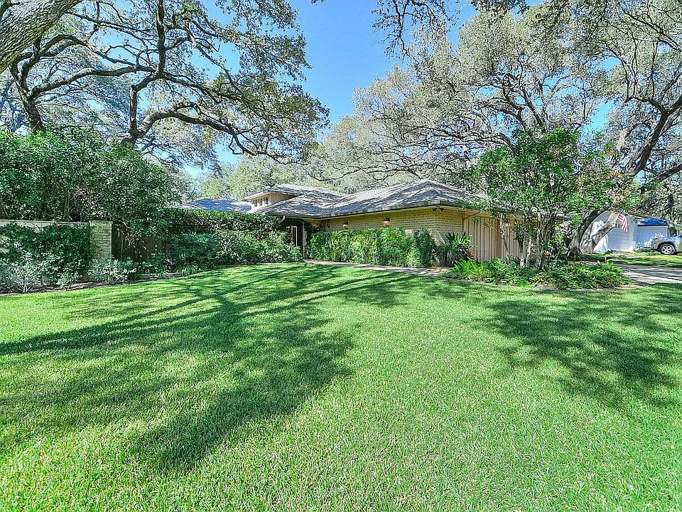 1st image of 10115 N Manton Ln