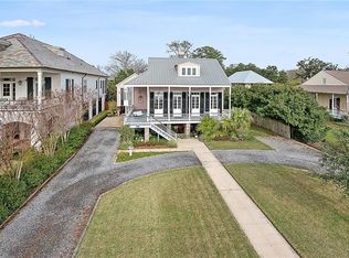 1725 Lakeshore Dr, Mandeville, LA 70448