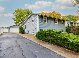 17983 W Winnebago Dr, Grayslake, IL 60030