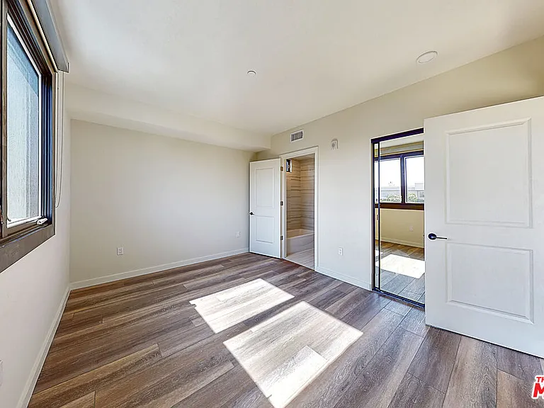 1070 S Bedford St #205 — Photo 29