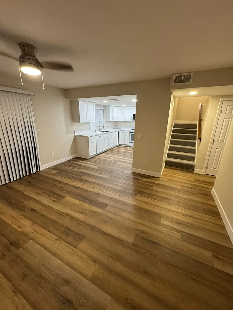 3 bed, 2.5 bath, 1700 sqft, $3,300 — Photo 2