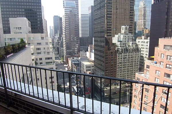 Rented by Fox Residential Group | media 19