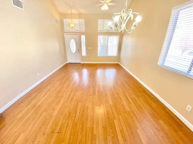 5828 Fern Gully Way — Photo 2
