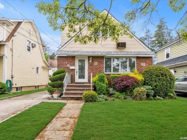 62 Walnut Street, West Hempstead, NY 11552