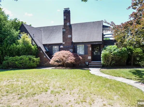 15-06 Morlot Ave, Fair Lawn, NJ 07410
