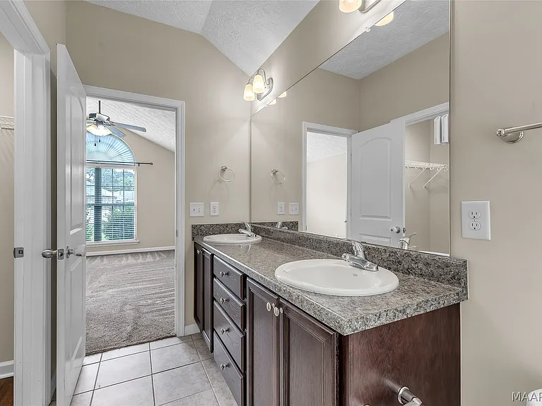 76 Zachary Cir — Photo 22