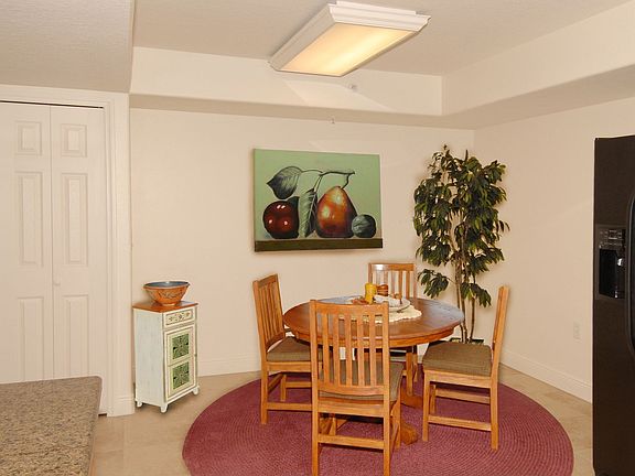 Dine-In Area of Kitchen