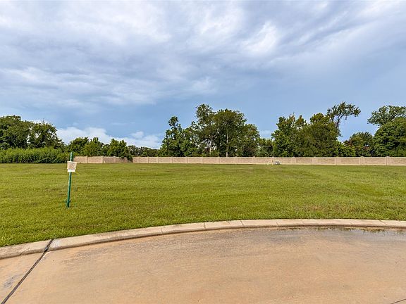 4th image of 62 Alexandra Way Cir