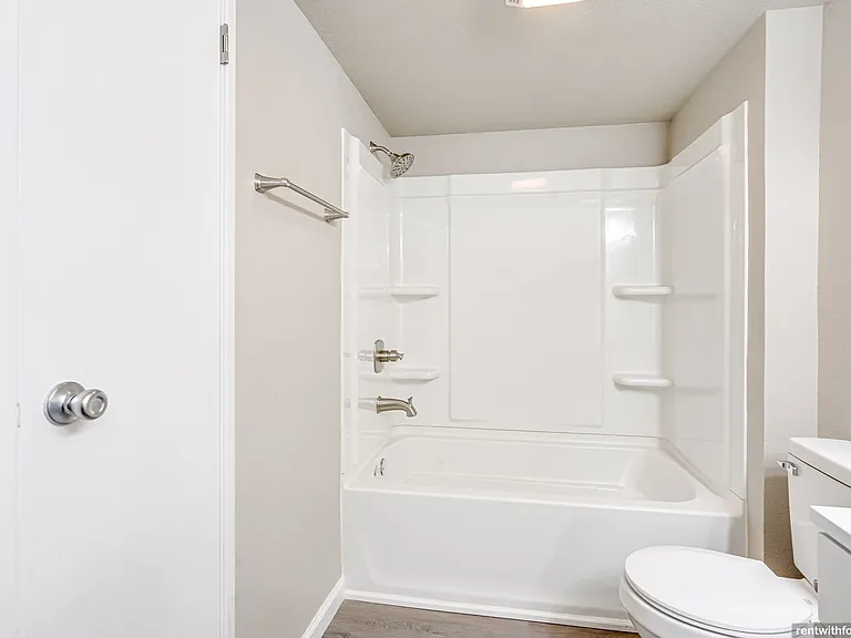 Stonecreek Apartments — Photo 27