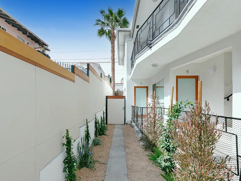 221 N Catalina St #9 — Photo 1