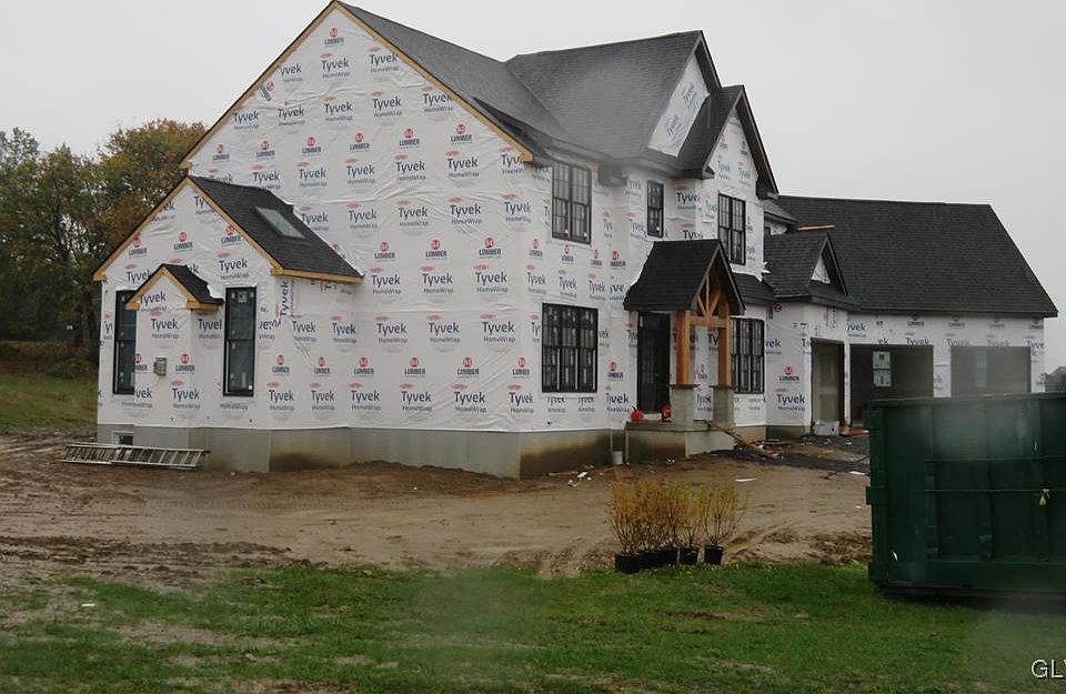 2nd image of 2865 Valley Rd N