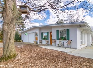 4 Maiden Ln, Dundee, IL 60118