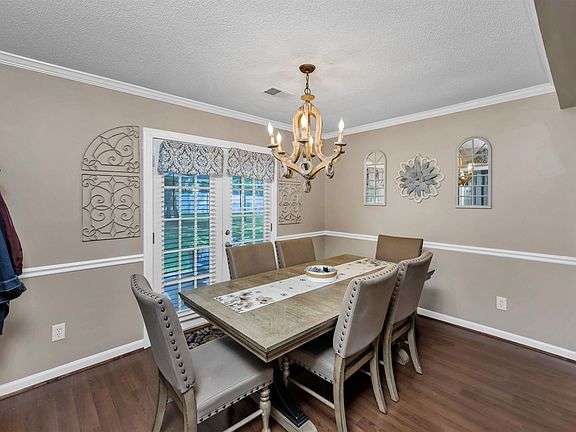 4th image of 328 Bagford Ct