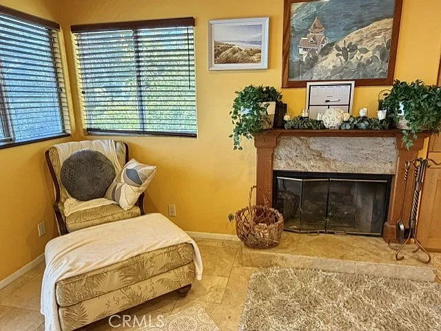 2 bed, 1100 sqft, $3,995 — Photo 3