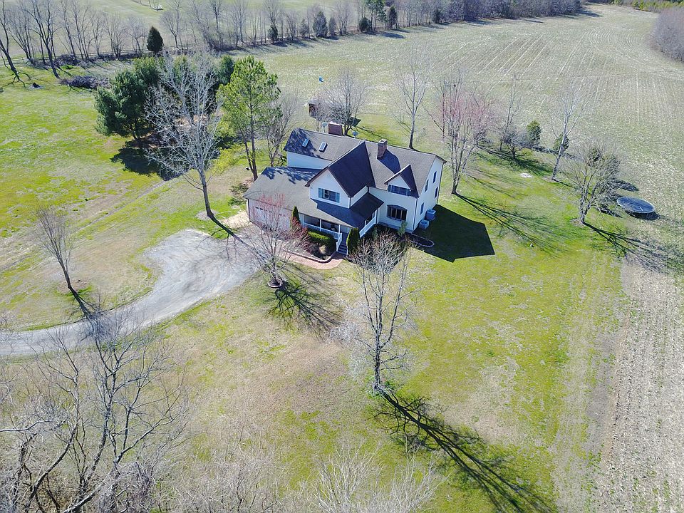 1st image of 211 Deer Run Ln