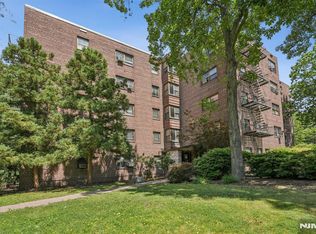 421 Park Pl APT 5H, Fort Lee, NJ 07024