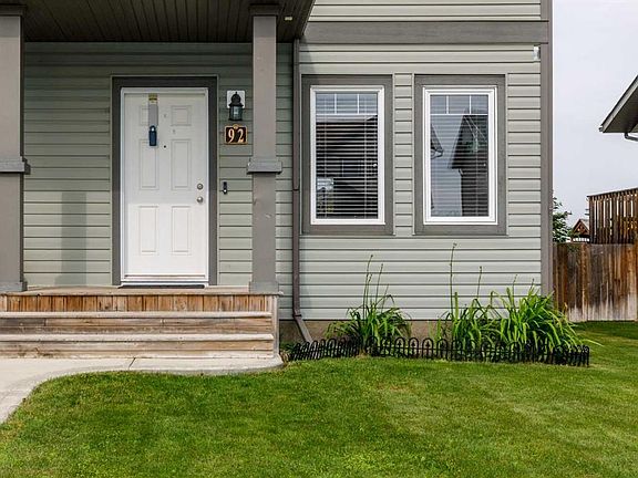3rd image of 92 E Bowman Cir