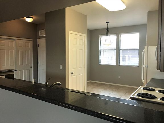 Kitchen eating area