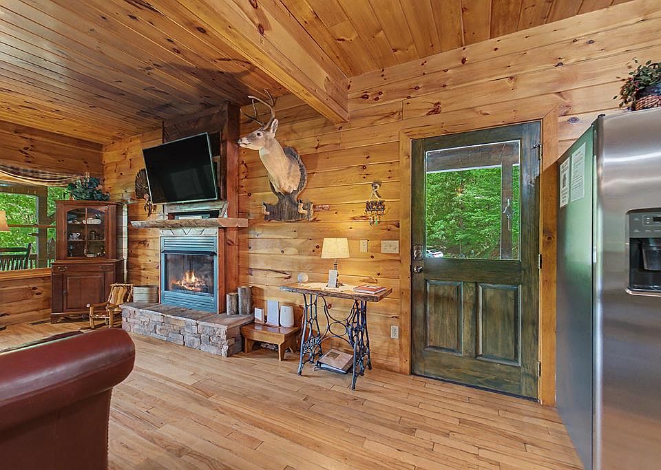 7th image of 453 Macs Mountain Retreat Ln