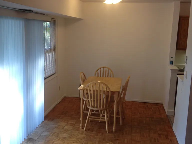 407 Lake St #B21 — Photo 4