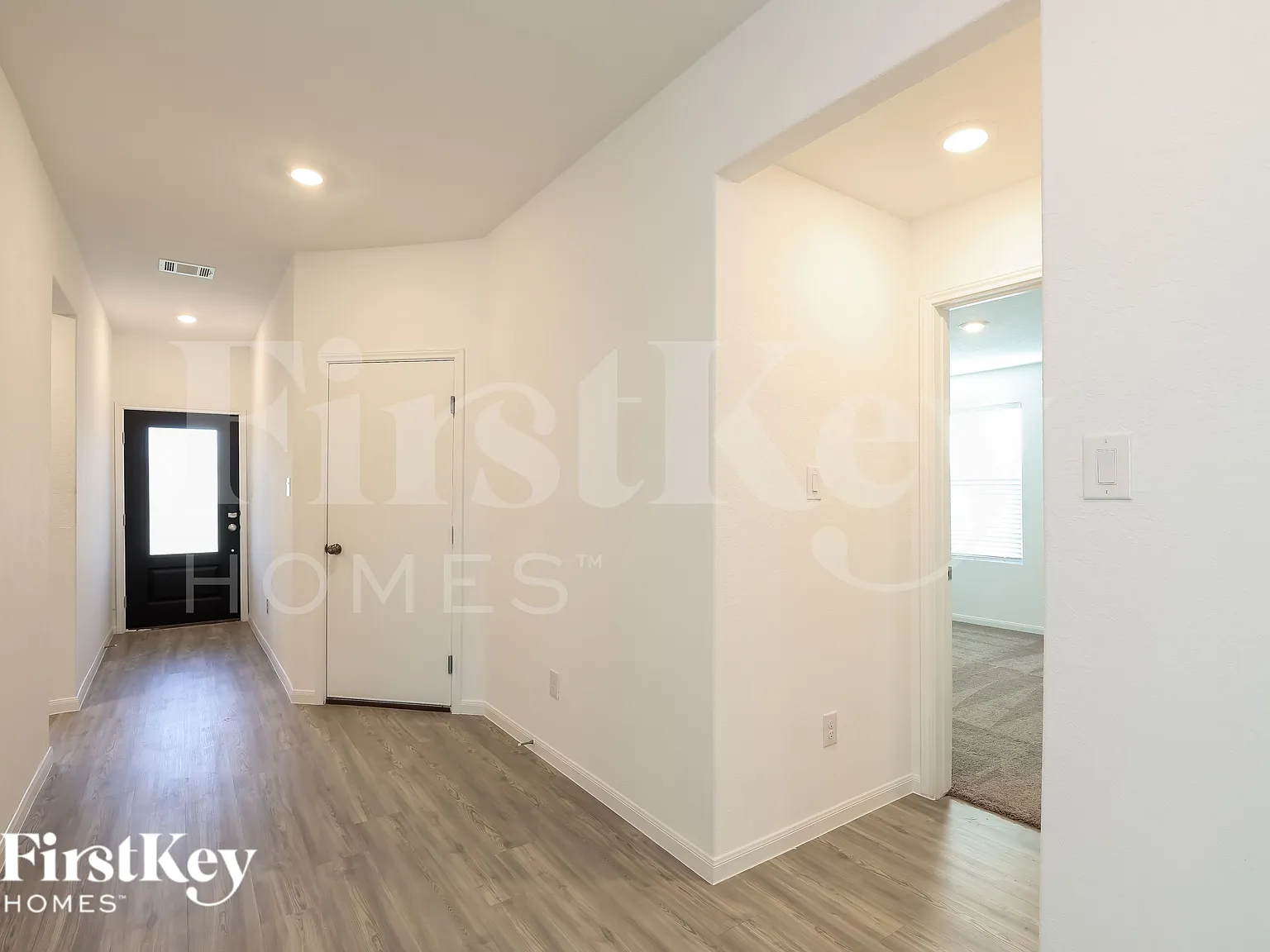 4 bed, 3.0 bath, 1910 sqft, $1,670 — Photo 3