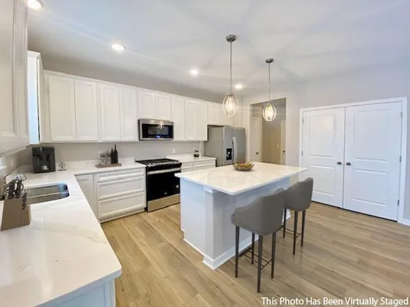 10645 Ithaca Ln N, Osseo, MN 55369