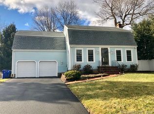 77 Summit St, Newington, CT 06111